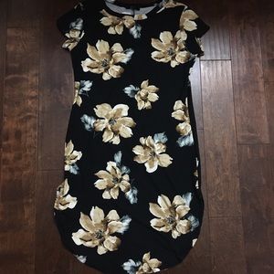 Beautiful floral patterned t-shirt dress